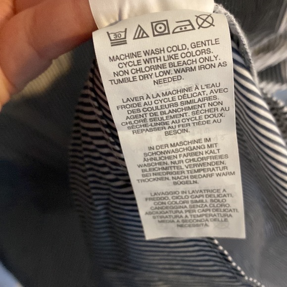 J Crew Women’s Boy Fit Vertical Stripe Classic Button Down Shirt EUC - Picture 9 of 9